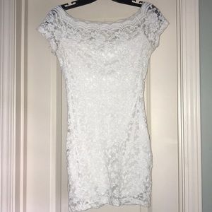 XS white lace short stretch dress.
